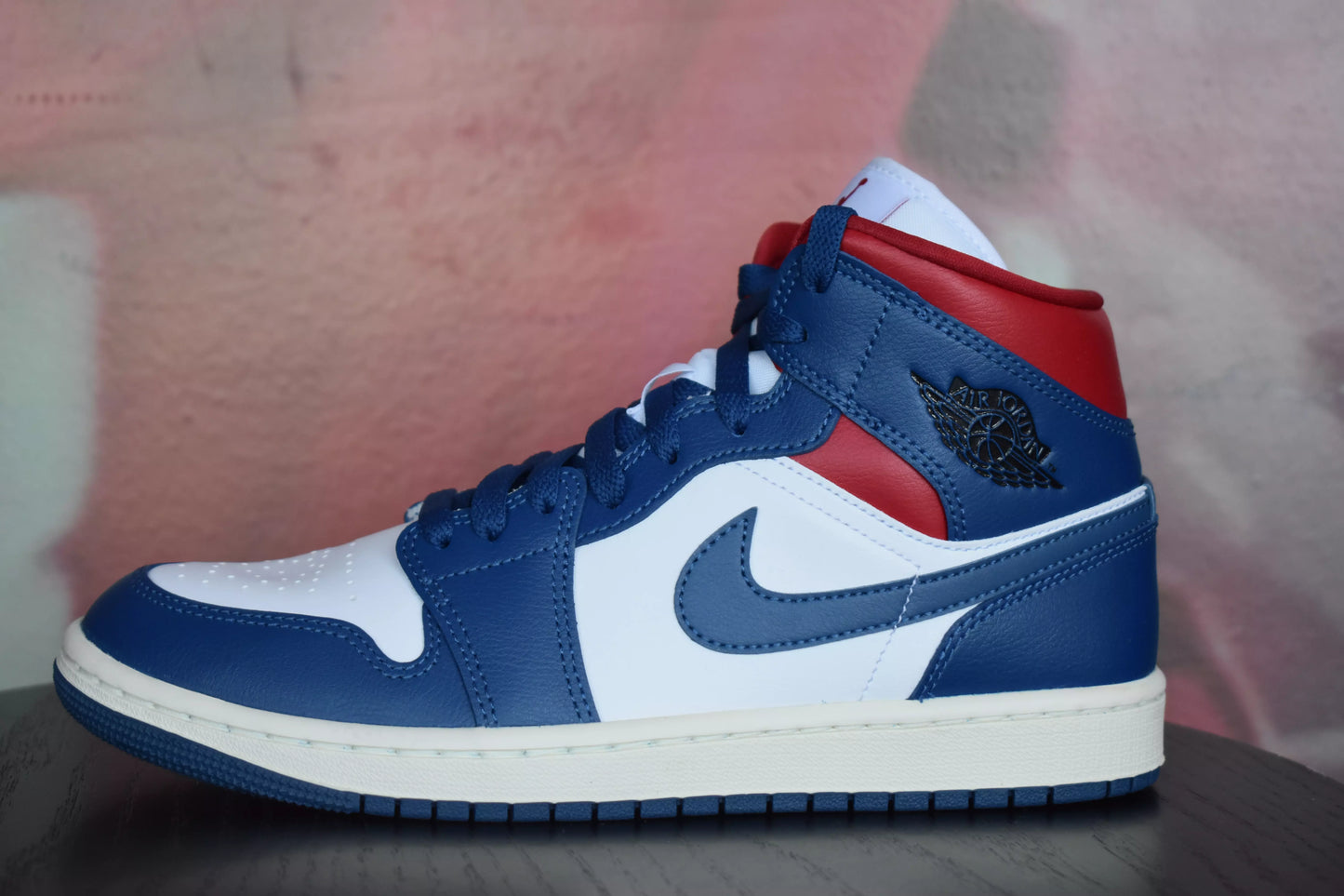 WMNS AIR JORDAN 1 MID