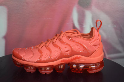 W AIR VAPORMAX PLUS